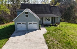 440 Carriage Ln, Jamestown, KY 42629