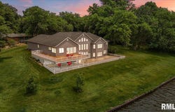 42 N Cotton Hill Lane, Springfield, IL 62712