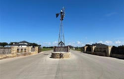 121 Dan Russell Bend, Weatherford, TX 76087