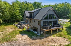 16 Dundee Lane, Bridgton, ME 04009