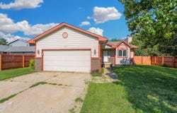 815 N Meadow Rd, Valley Center, KS 67147