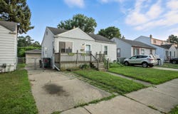 644 E Brickley Avenue, Hazel Park, MI 48030