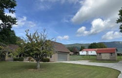 449 Old Middlesboro Hwy, LaFollette, TN 37766