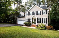 107 Cabell's Court, Farmville, VA 23901