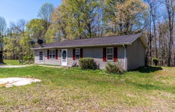 121 White Pine Road, Beattyville, KY 41311