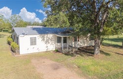 705 S Depot ST, Moulton, TX 77975