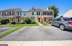 413 CARPENTER CIRCLE, BROOKHAVEN, PA 19015