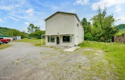 6051 Natural Tunnel Parkway, Duffield, VA 24244