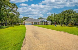 111 Lone Star Drive, Gainesville, TX 76240