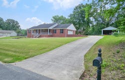 1100 Raintree Dr, Tuscumbia, AL 35674