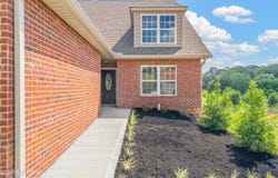 1160 Meadow Walk Lane, Lenoir City, TN 37772