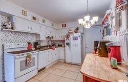 611 N WEBSTER Street, Taylorville, IL 62568