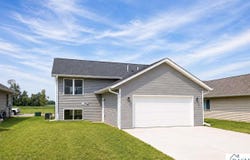 2105 Lunden Street, St. Peter, MN 56082