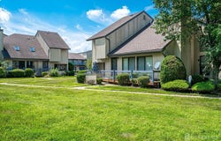 8 Spencer Street, Franklin, NJ 08873