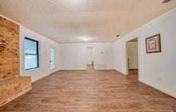 204 Cedarcrest Dr, Marshall, TX 75672