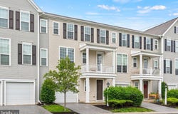 562 FAWN LANE, HUMMELSTOWN, PA 17036