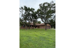 1011 N Arrowhead Drive, Burlington, KS 66839