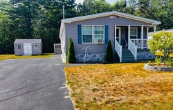 9 Commodore Dr, Biddeford, ME 04005