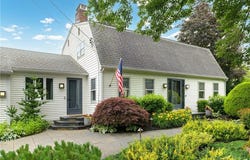 69 Apple Tree Lane, Warwick, RI 02888
