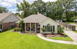 7886 Oakland Dr, Denham Springs, LA 70706