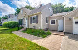 6580 Crossview Road, Seven Hills, OH 44131