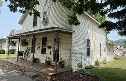 412 N Wacouta Avenue, Prairie Du Chien, WI 53821