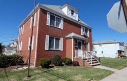 123 Heald St, Carteret Boro, NJ 07008-2745