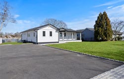 193 Holiday Boulevard, Center Moriches, NY 11934