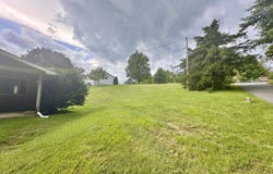 108 EMORY ST, LANARK, WV 25860