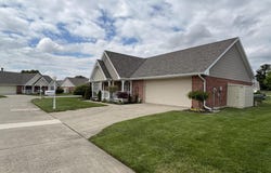 1524 New Castle Lane, Springfield, OH 45503