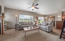 402 Cimarron Dr NE, Hiawatha, IA 52233