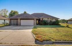 5461 Anita Avenue, Pleasant Hope, MO 65725