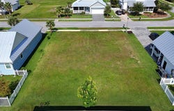 110 St Charles St, Mexico Beach, FL 32456
