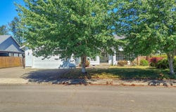 1739 ASPEN RUN AVE, Sutherlin, OR 97479