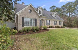 3893 Paradise Bay Dr, Gulf Breeze, FL 32563