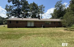 2807 Pea Ridge Road, Brewton, AL 36426