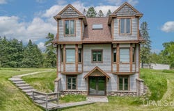 2462 US 2, Florence T-WI, WI 54121