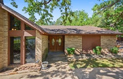 135 Creekside Drive, Double Oak, TX 75077