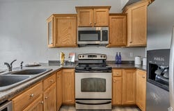7887 S DOVE CREEK W, West Jordan, UT 84081