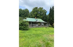 538  Altapass Rd, Spruce Pine, NC 28777