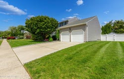 6 Davids Lane, Howell, NJ 07731