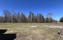 10625 N.5 Road, Gladstone, MI 49837