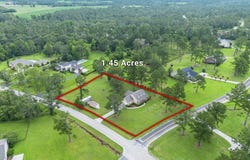 421 Drake Dr, Douglas, GA 31535