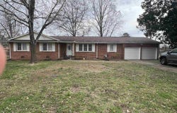 1702 Pine Street, Athens, AL 35611