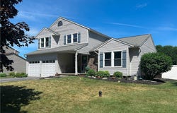 102 Viceroy Drive, Camillus, NY 13031
