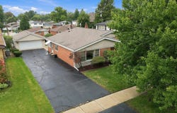 10624 S Kostner Avenue, Oak Lawn, IL 60453