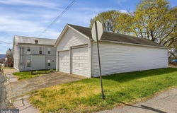 135 E MARKET STREET, BERRYSBURG, PA 17005