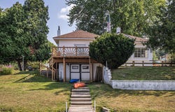10142 Walnut Drive, Three Rivers, MI 49093