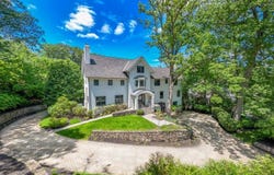 60 Fernwood Rd, Summit City, NJ 07901-2954