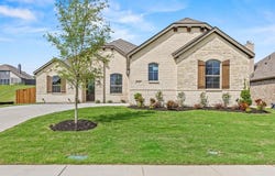 737 Winecup Way, Midlothian, TX 76065